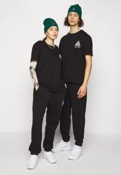 YOURTURN Wincent Weiss Basic - Trainingsbroek - Black 12 YOURTURN Wincent Weiss Basic - Trainingsbroek - Black -YOUR TURN Mode 2206c249a15845f49cd016ff6a9ee6ba