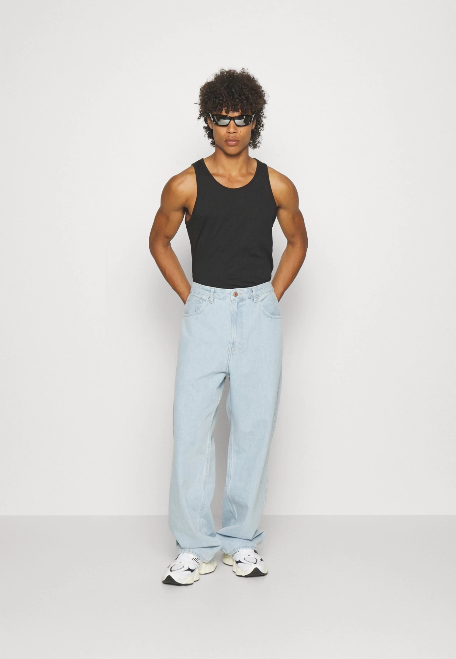 YOURTURN Baggy Jeans Unisex - Relaxed Fit Jeans - Light Blue Denim 2 YOURTURN Baggy Jeans Unisex - Relaxed Fit Jeans - Light Blue Denim - Afbeelding 2